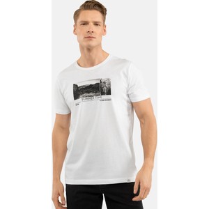 T-shirt Volcano z krótkim rękawem w młodzieżowym stylu