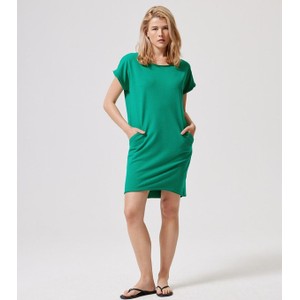 Zielona sukienka Diverse z krótkim rękawem