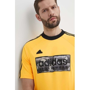 T-shirt Adidas z krótkim rękawem w sportowym stylu