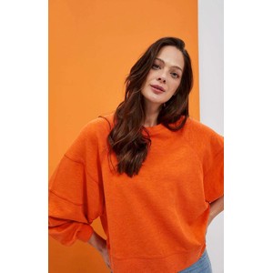 Pomarańczowa bluza Moodo.pl w młodzieżowym stylu