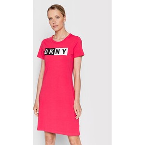 Różowa sukienka DKNY z okrągłym dekoltem prosta