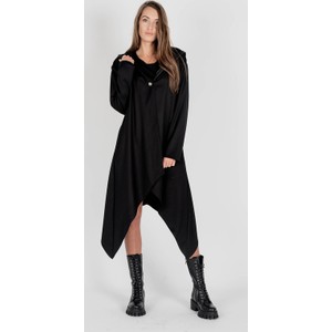 Czarny sweter ubierzsie.com w stylu casual