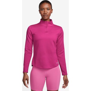 Różowa bluzka Nike w sportowym stylu