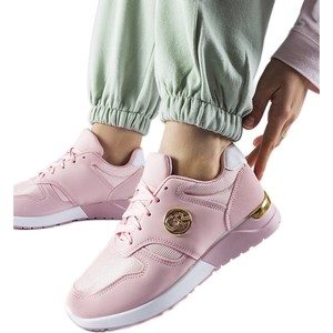 Różowe buty sportowe ButyModne w stylu casual