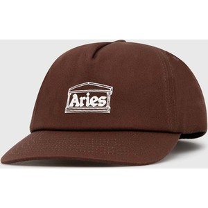 Brązowa czapka Aries