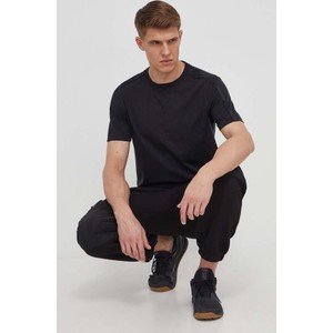 Czarny t-shirt Calvin Klein z krótkim rękawem w stylu casual
