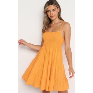 Pomarańczowa sukienka born2be na ramiączkach w stylu casual