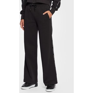 Czarne spodnie sportowe Calvin Klein w stylu retro