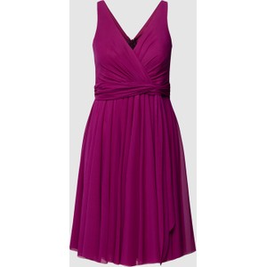 Różowa sukienka Troyden Collection mini z szyfonu