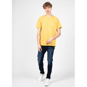 Żółty t-shirt ubierzsie.com z bawełny w stylu casual