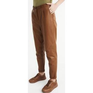 Brązowe spodnie Ochnik w stylu casual