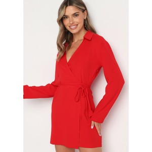 Czerwona sukienka born2be kopertowa mini w stylu casual
