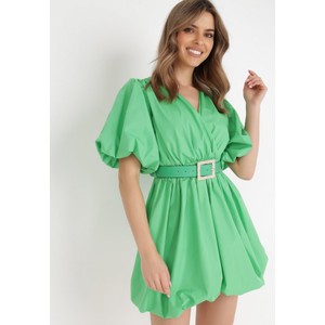 Zielona sukienka born2be z krótkim rękawem z dekoltem w kształcie litery v koszulowa