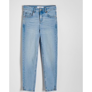 Granatowe jeansy Reserved z bawełny