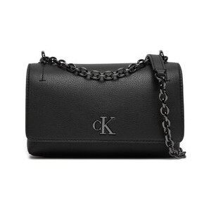 Czarna torebka Calvin Klein w młodzieżowym stylu średnia